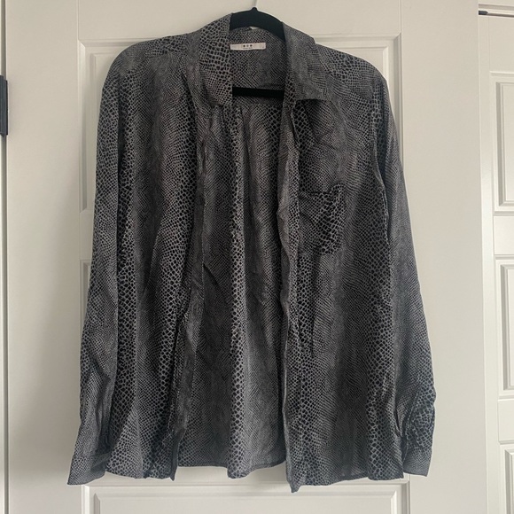 Anthropologie Three Dots Snakeskin button down - Picture 2 of 5